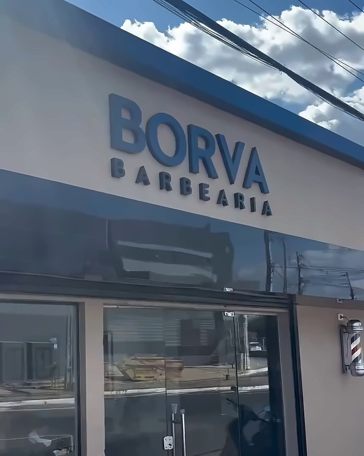 Fachada da Borva Dirceu I com o letreiro azul